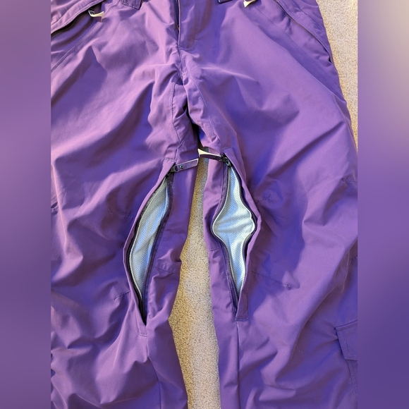 Betty Rides Purple Snowboard Pants Size Medium - Picture 2 of 6